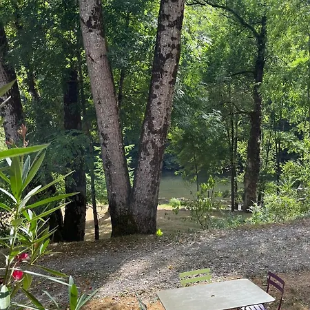 Au Bord De La Riviere Apartmán