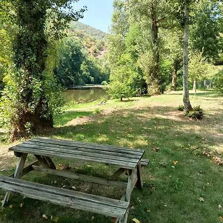 Au Bord De La Riviere Florentin-la-Capelle